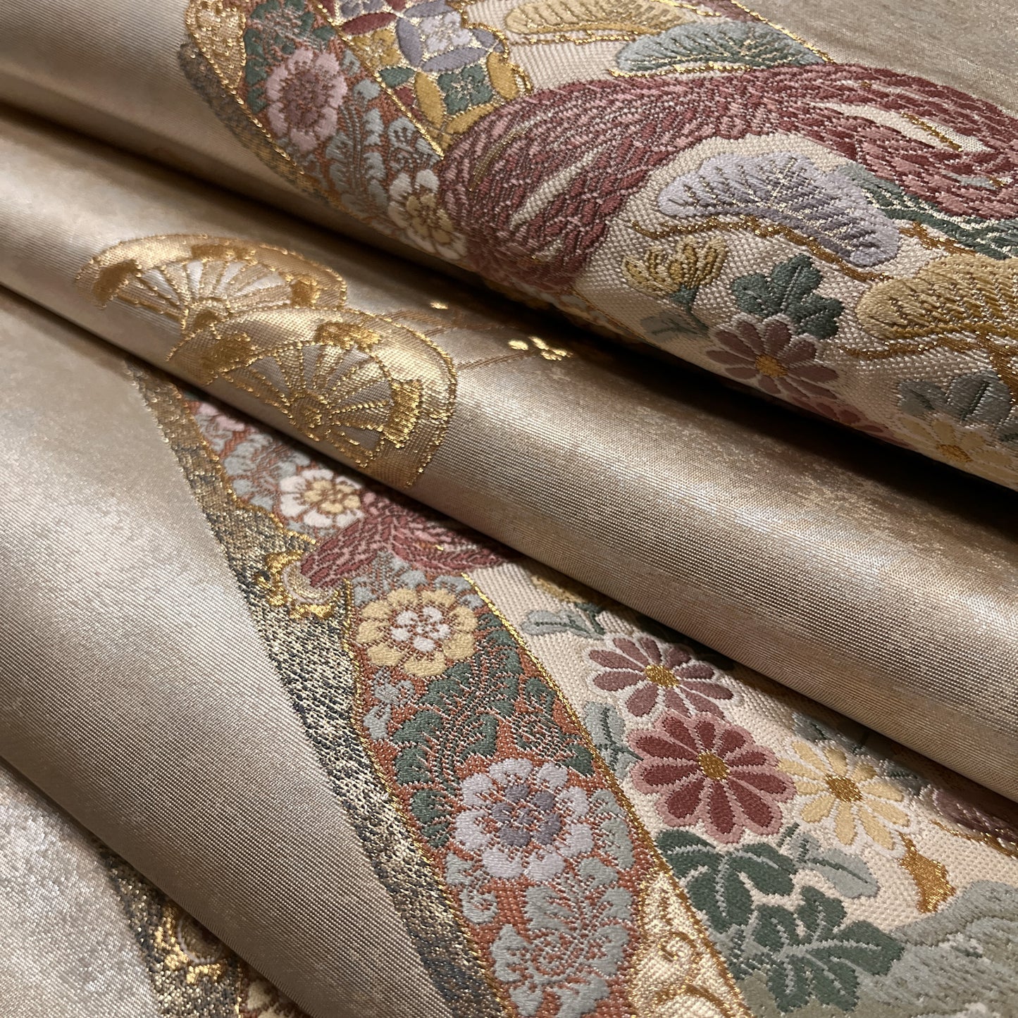 B132823-1　袋帯　宝尽くし　貝桶文様　金糸　本銀摺箔