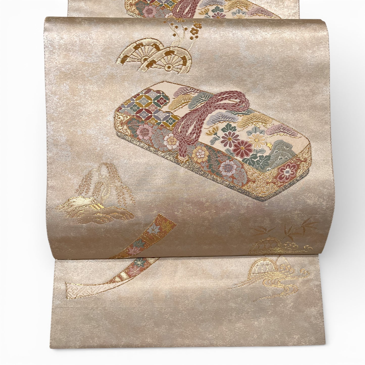 B132823-1　袋帯　宝尽くし　貝桶文様　金糸　本銀摺箔