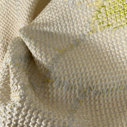 K3011384　総絞り　アイボリー地　黄緑花柄　総柄