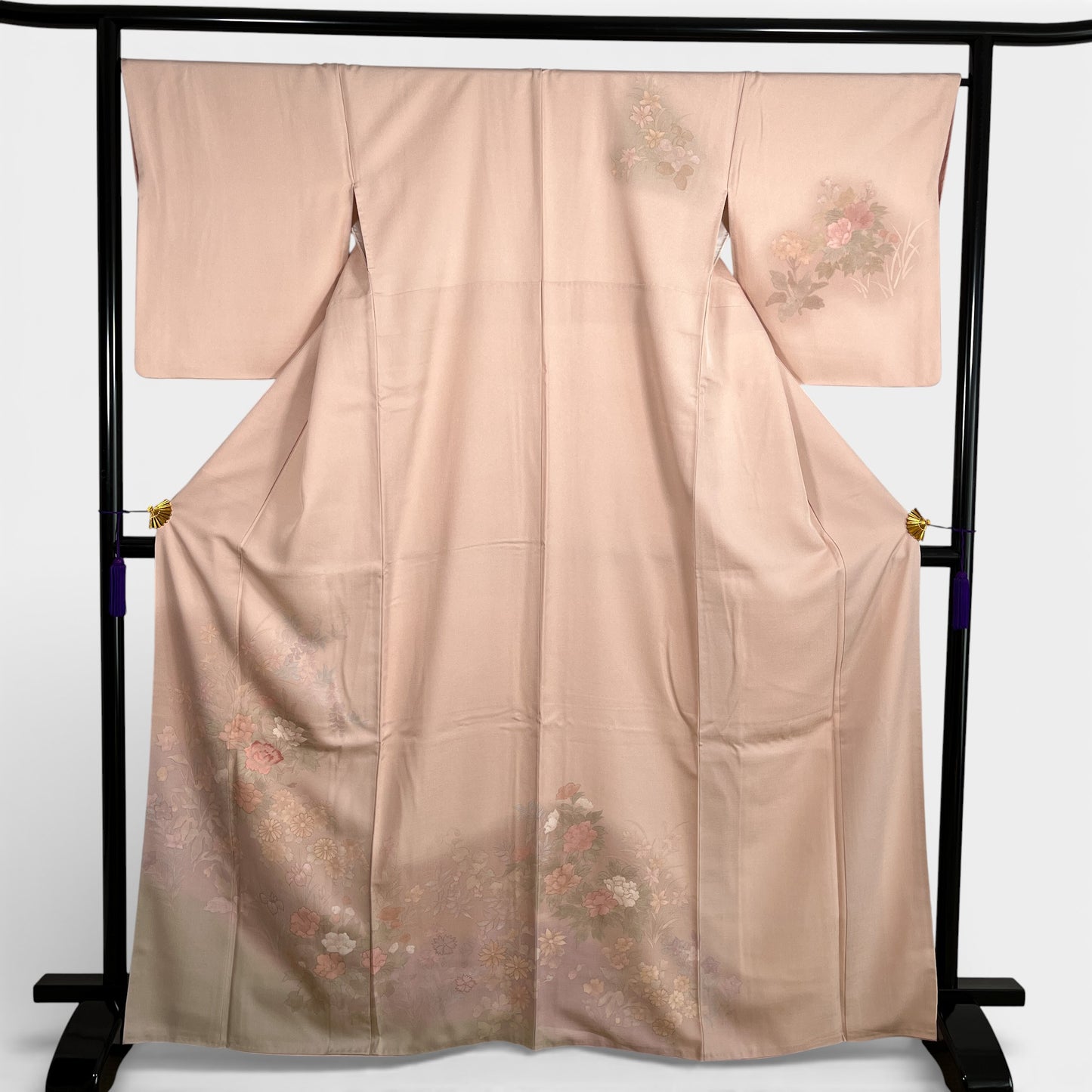 396-2　訪問着　淡桜色　花柄　刺繍　暈しに四季花文