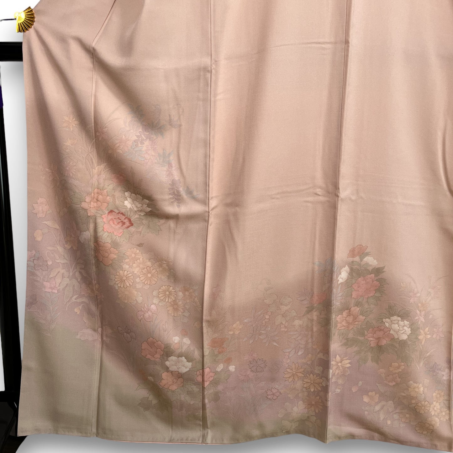 396-2　訪問着　淡桜色　花柄　刺繍　暈しに四季花文