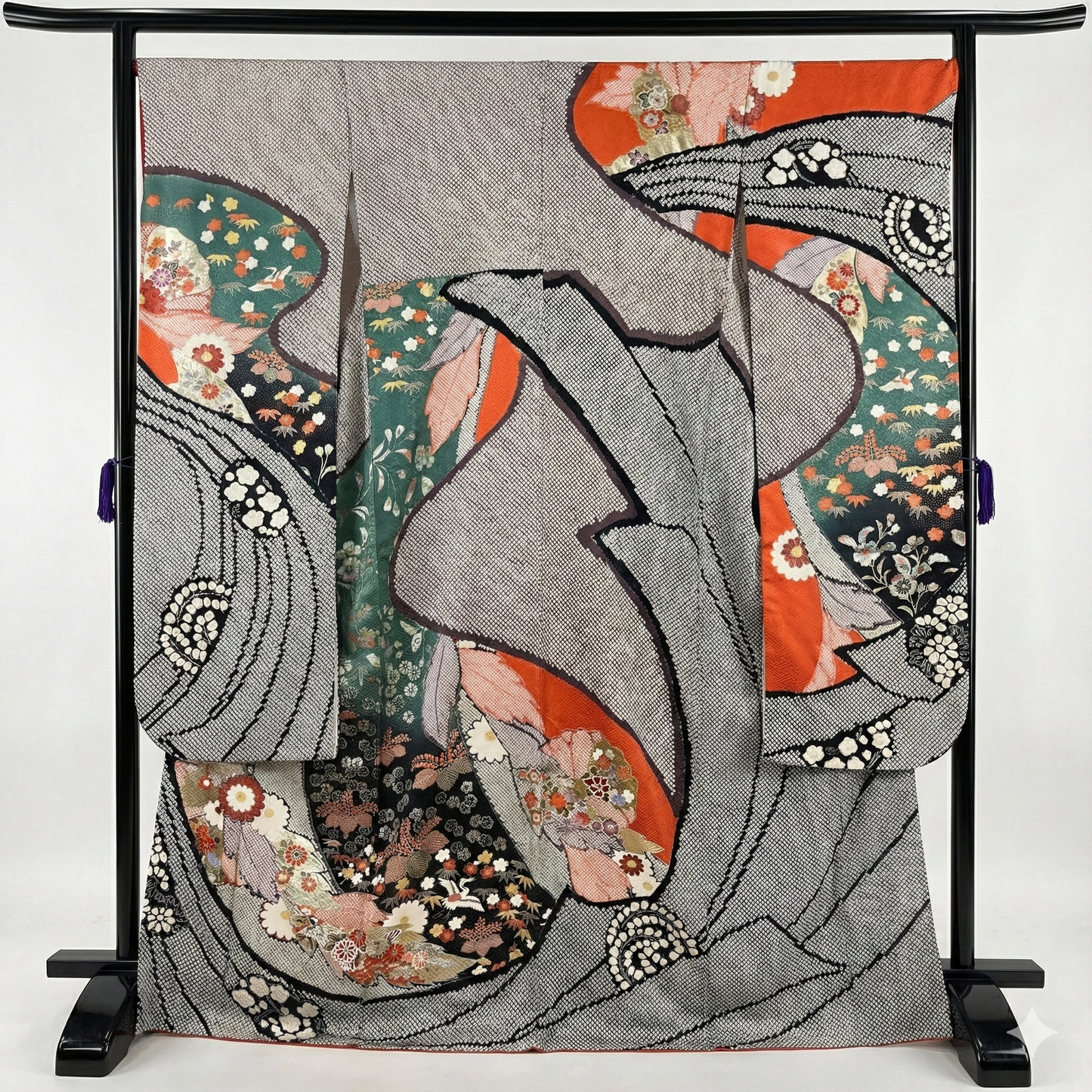 K110756　振袖　絞り　吉祥花文様　黒