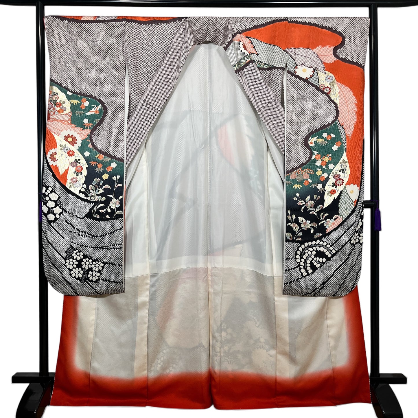 K110756　振袖　絞り　吉祥花文様　黒