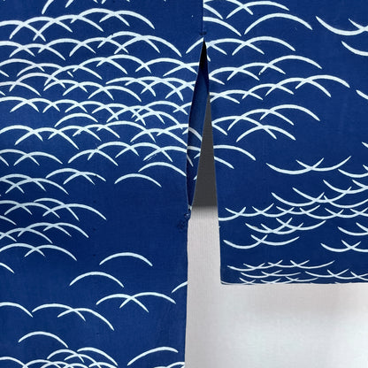 K165688　浴衣　藍色地　青海波文様