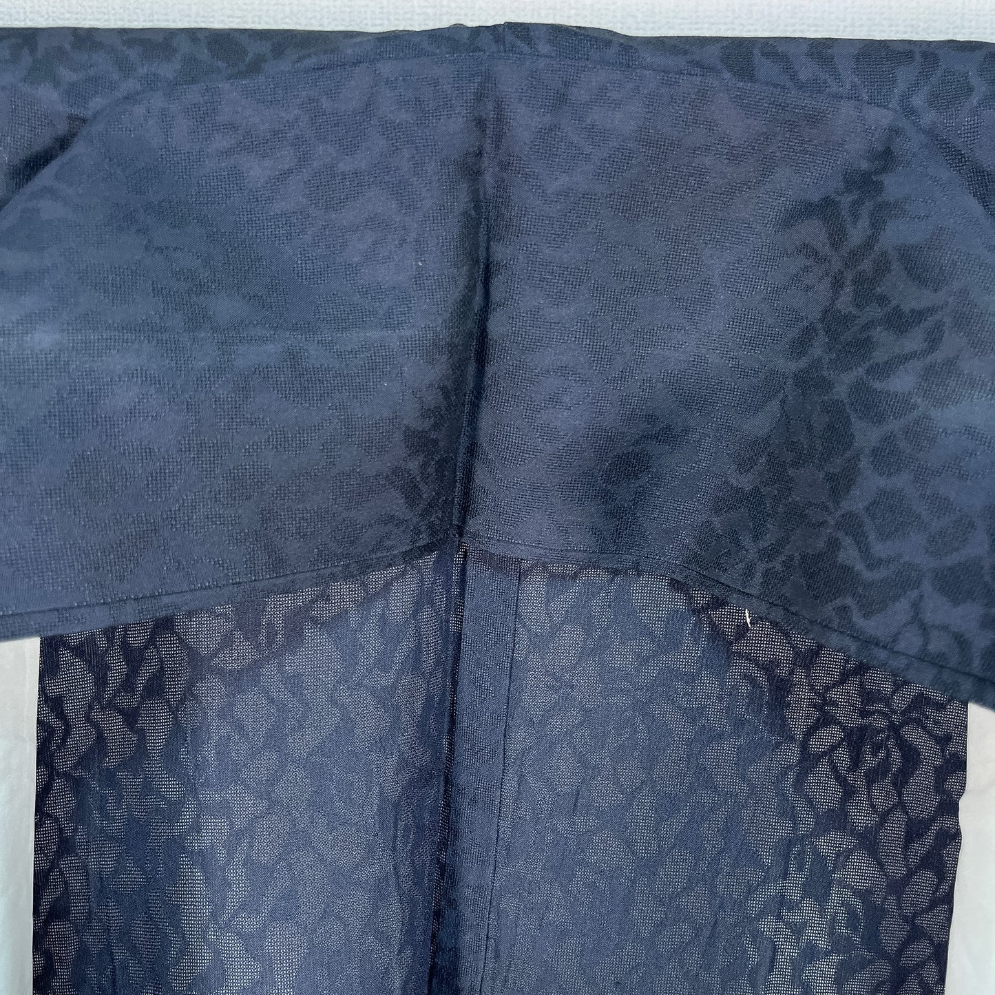 K60853-3　夏着物　濃藍地　花唐草文様