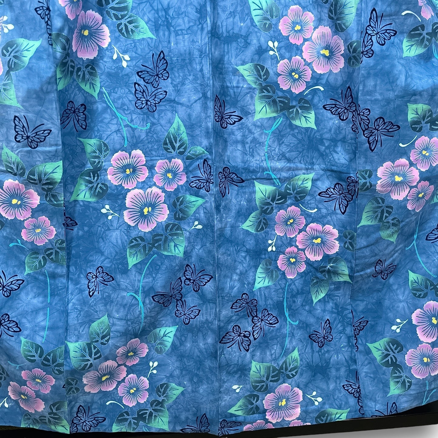 K121279-4　浴衣　注染　ロウケツ染風　花蝶文様