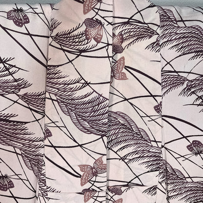 K166930-1　夏着物　小紋　薄文　蝶文　秋草柄　生成り色